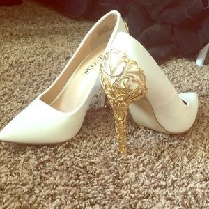 Gold encrusted pumps